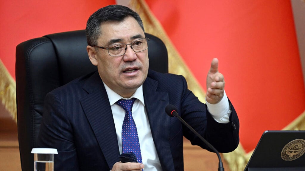Жапаров попросил госсекретаря США не вмешиваться во внутренние дела  Кыргызстана