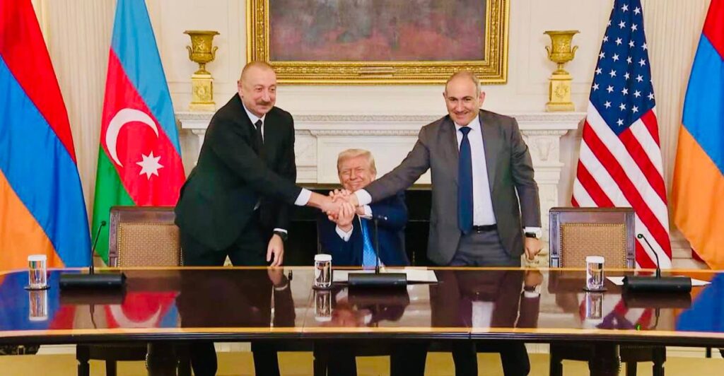 Trup_Pahinuan_Aliyev_handshake-1024x532.jpg