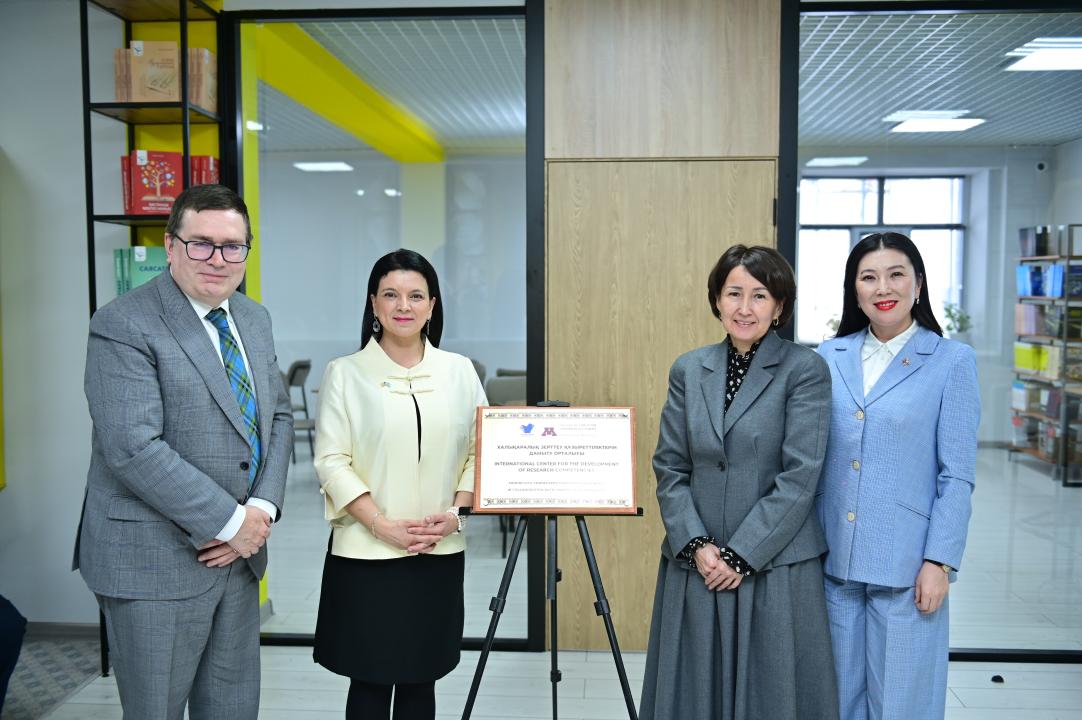 1765807576483402.jpg 1765807576483402.jpg