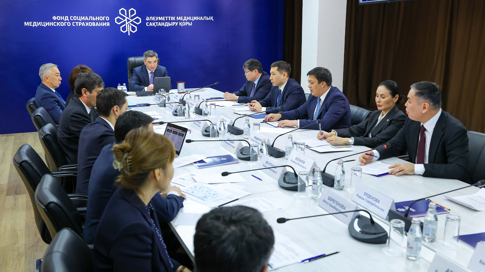 Олжас Бектенов денсаулық сақтау жүйесін жетілдіру мәселелері бойынша кеңес өткізді