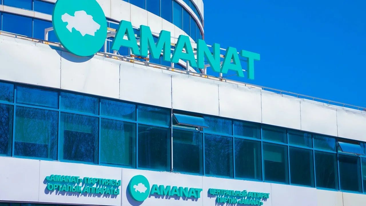 Астанада бір апта бойы ыстық сусыз қалған тұрғындардың мәселесін «AMANAT» партиясы шешті