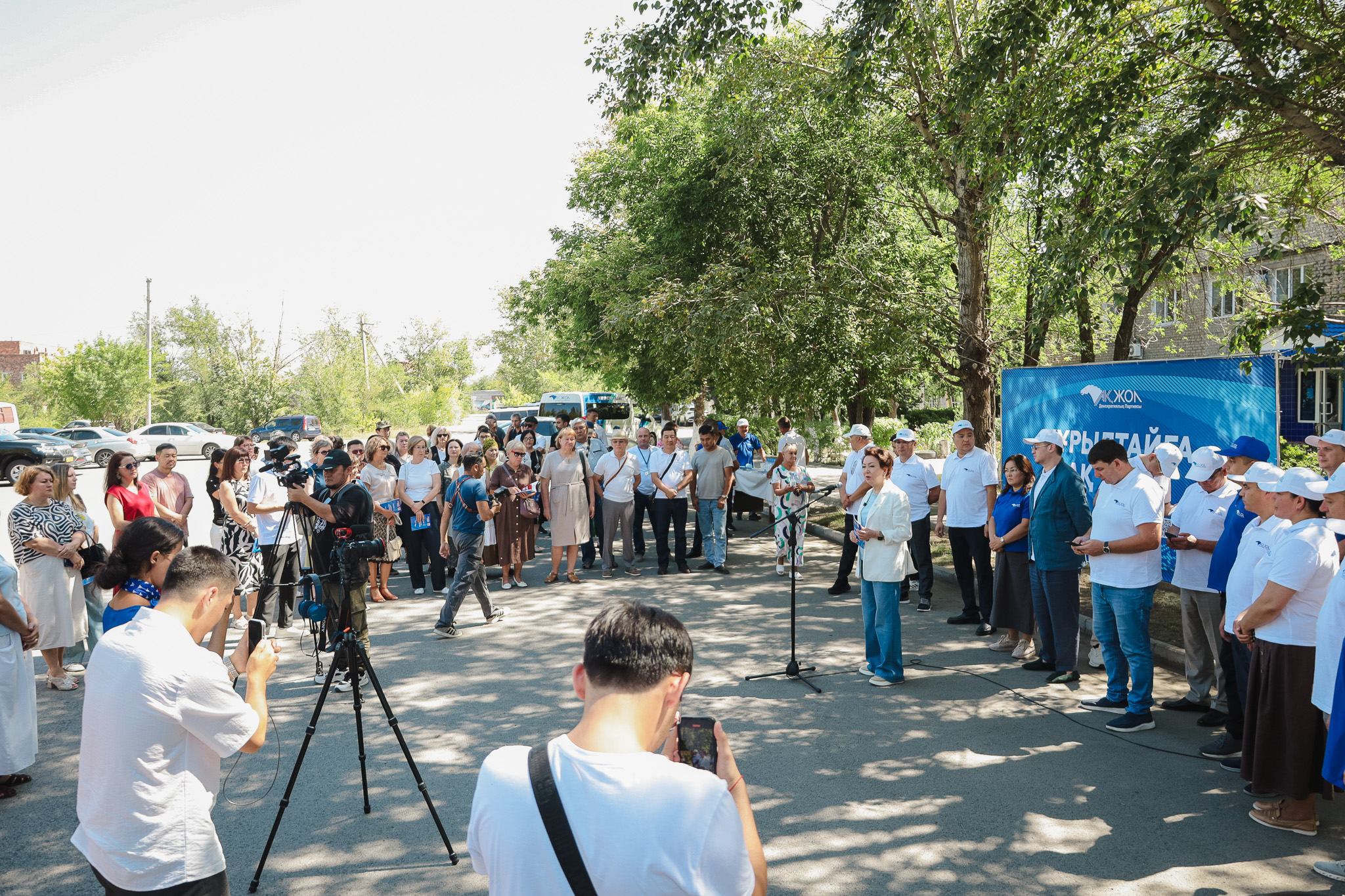 Дания Еспаева бастаған «Ақ жол» штабының мүшелері Екібастұзда жұмыс кездесулерін бастады