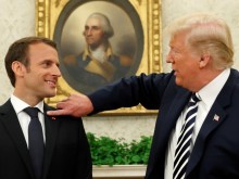 Дональд Трамп Франция президентін ұятқа қалдырды